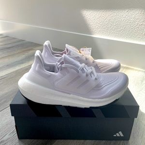 Adidas Ultraboost Light Core Women’s White Running Shoes Size 7.5